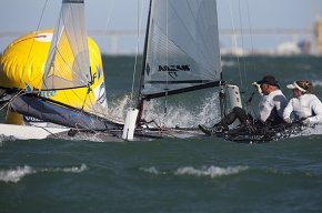 Els regatistes del CN Cambrils Eli Llargués i Fabián Escudé participen a la Setmana Olímpica Francesa de la Rochelle