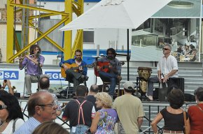 El grup Cambrils Flamenco Jazz Reunion enceta el cicle Cambrils Jazz & Blues amb un concert-vermut a la plaça del Pòsit