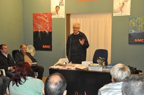 El tarragoní Paco Xammar explica la seva experiència municipalista als militants del NMC 