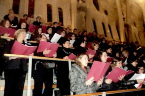 La Coral Verge del Camí canta a la Sagrada Família