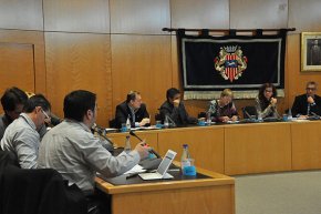 Els grups de l'oposició voten en contra de les ordenances fiscals per al 2014