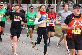 Els atletes del Club Atletisme Cambrils participen a la mitja Marató i els 10 km de Tarragona