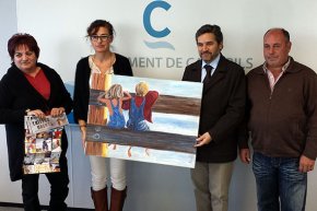 Jaume Vernet, guanyador del sorteig de Tallers Oberts, s'endú una obra de Laura Mestres