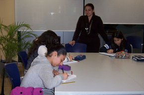Els centres educatius cambrilencs implementen el projecte "Reforça't amb nosaltres"