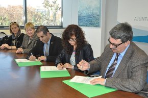 La Unió de Botiguers signa un conveni de 28.000 euros amb la Generalitat i l'Ajuntament per consolidar el comerç cambrilenc