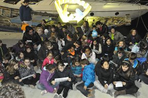 S'instal·la el pessebre de l'Agrupament Escolta Gent de Mar al port