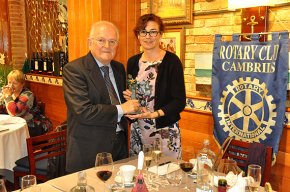 El Rotary Club Cambrils dóna el guardó de Cambrilenc Distingit a Lluís Recasens