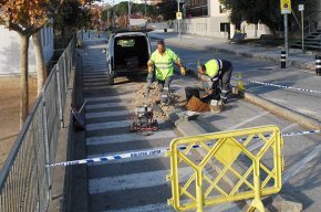 Es construeix un nou carril bici que enllaça l'avinguda dels Països Catalans amb el carrer del Molí d'Avall