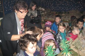 La família Pascual-Martí obre les portes de casa seva per mostrar el seu pessebre