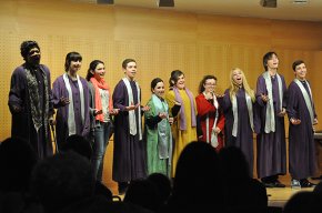 El grup La Tequeta representa un desbaratat Sketch al Casal Municipal de la Gent Gran