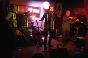 La Colònia porta la seva música balcànica al Maras