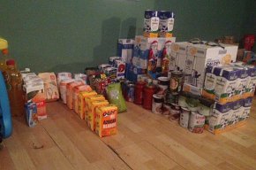 El NMC recull 172 quilos de menjar, 504 quilos de roba i més d'una vintena de joguets en la seva campanya "Ciutadà ajuda a Ciutadà"