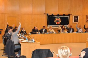 El ple aprova una moció a favor del dret a decidir