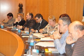 Tots els grups municipals, excepte el PP, voten en contra de la reforma de la llei de l'avortament