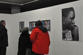 La tarragonina Dolors Ayxendri presenta l'exposició fotogràfica "Etiòpia, plors i somriures" a la sala Àgora
