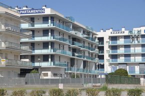 Malestar per l'augment de l'IBI als apartaments de la zona de l'Esquirol