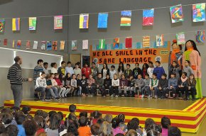 Lescola La Bòbila rep la visita de 16 mestres europeus del programa plurilingüe Comenius