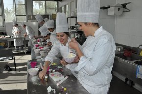 El nitrogen líquid, la pastisseria creativa o l'Slow Food centren les Jornades Gastronòmiques i Turístiques de l'Escola d'Hoteleria