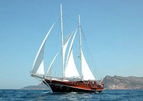 Els quatre guanyadors del Premi Club Super 3 i les seves famílies visiten Cambrils 