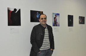 El fotògraf Jonatan Tarafa presenta la mostra Músics (de casa), a l'Escola de música Rock&Soul