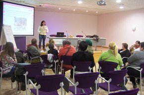 Els Centres Oberts enceten el cicle de tallers "Créixer en família", uns espais d'intercanvi d'experiències entre pares i mares