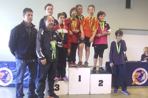 L'escola La Bòbila acull la darrera jornada del torneig de tennis taula dels Jocs Escolars