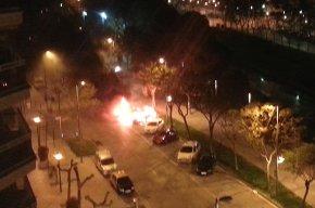 Incendi intencionat de quatre vehicles estacionats prop de la riera d'Alforja