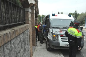 Els Mossos d'Esquadra escorcollen un xalet de Vilafortuny relacionat, suposadament, amb el tràfic de droga