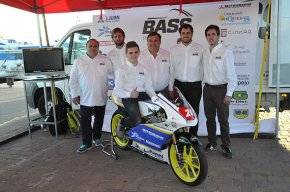 El pilot Xavi Maza i el seu equip Bass Racing es presenten davant l'afició cambrilenca