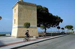 Turisme de Cambrils posa en marxa una nova visita guiada en bicicleta per diferents punts del municipi