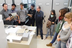 LArxiu Municipal rep la visita dun grup dalumnes de la Universitat Rovira i Virgili 
