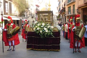 S'exposen els vuit tabernacles que van participar a la processó del Sant Enterrament