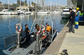 L'empresa cambrilenca Ona Safe&Clean dóna a conèixer la seva embarcació de neteja d'aigües litorals al Port Olímpic de Barcelona