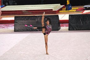 La selecció catalana de gimnàstica rítmica, de la qual forma part la cambrilenca Montse Lozano, guanya el Quatre Motors