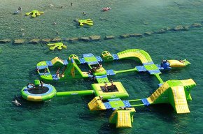La platja del Regueral comptarà amb un parc aquàtic flotant, el primer que s'instal·larà a la Costa Daurada