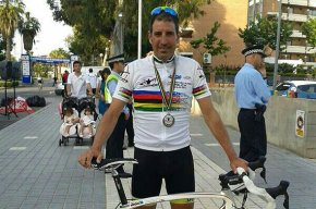 Un caporal de la Policia Local guanya la medalla d'or al II Campionat del Món de Ciclisme de Policies 