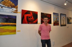 La Rambla de l'Art acull la mostra pictòrica d'Alberto Insa, un joc entre l'hiperrealisme i el surrealisme