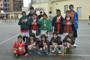 Torneig de bàsquet escolar passat per aigua
