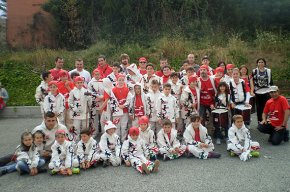 Les dues colles del Ball de Diables Cagarrieres actuen a la IV Nit del Foc de Les Borges del Camp