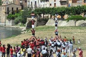 Els Xiquets de Cambrils participen a Miravet en la jornada castellera històrica pel dret a decidir