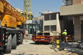 Es retira el transformador de la plaça del Pòsit