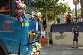 FA 10 ANYS: Més de cinquanta camions i molts cotxes particulars, a la benedicció de vehicles de Sant Cristòfol