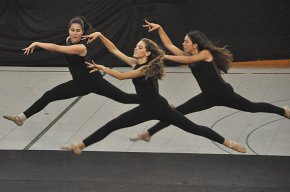 El Centre de Dansa Cambrils tanca el curs amb un festival al pavelló