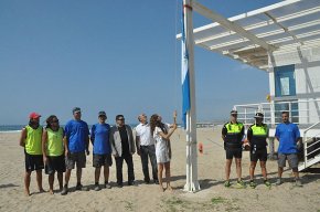 Les banderes blaves ja onegen a les platges del litoral cambrilenc de llevant