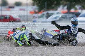 Xavi Maza no aconsegueix puntuar en la tercera prova del campionat d'Espanya de motociclisme per una caiguda