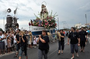 Actes populars i tradicionals amb motiu de la Mare de Déu del Carme, patrona dels mariners