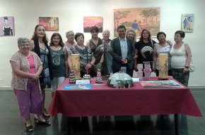L'Associació Cultural de Dones l'Alba presenta les seves creacions artístiques a l'Espai El Pati