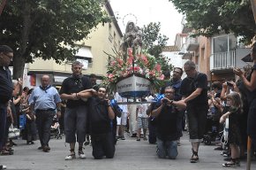 El port acull la professó en honor a la Mare de Déu del Carme