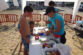 La recollida selectiva arriba a les platges cambrilenques