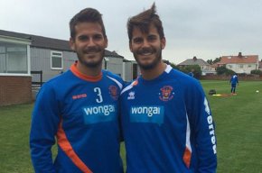 El futbolista cambrilenc Edu Oriol segueix els passos del seu germà Joan i fitxa pel Blackpool